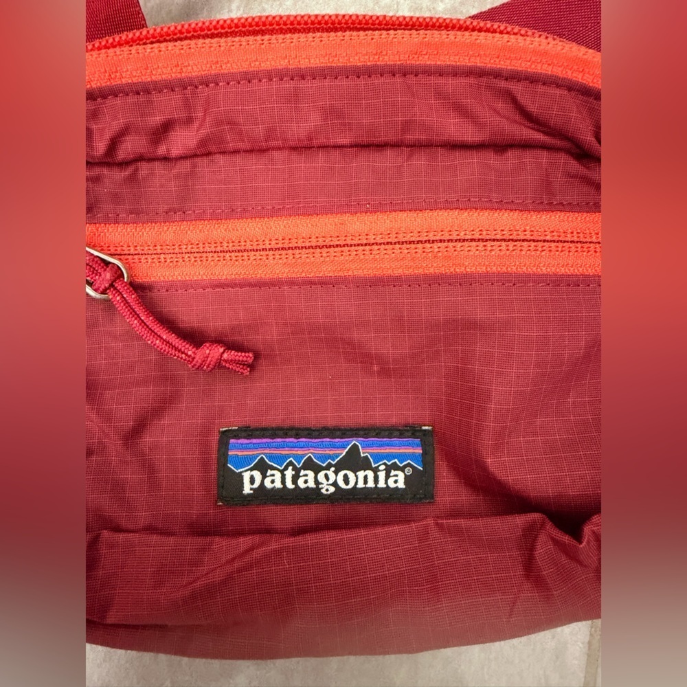 Patagonia Maroon Ultralight Black Hole Mini Hip Pack - Picture 5 of 12